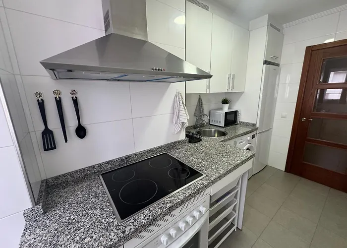 En Con Garaje Y Wifi * Χιχόν